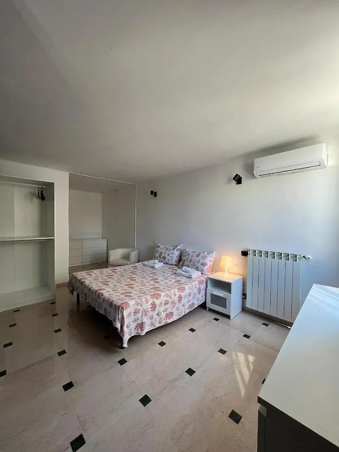 Terrazza Rue Ragusa Howme 바리 0*,  이탈리아